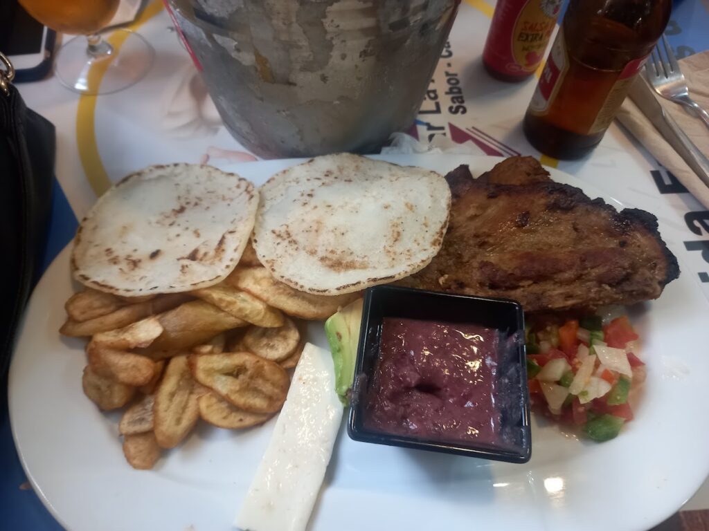 Plato de comida de Restaurante de Bar La Andaluza